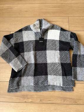 NWT DKNY Buffalo Plaid Oversized Knit Pullover Sweater Black White Gray Size XL